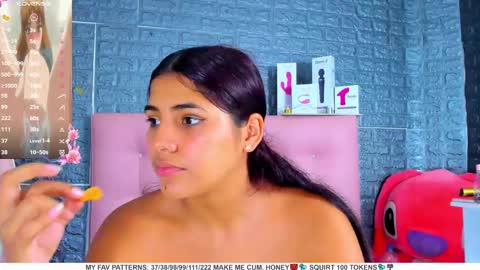 Snapshot of ariannalewis1 chatting on 02.11.25 Arianna online show from 02.11.25