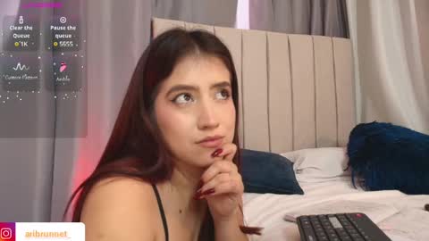 Snapshot of aribrunnet_ chatting on 02.27.25  Ari Just Ari online show from 02.27.25