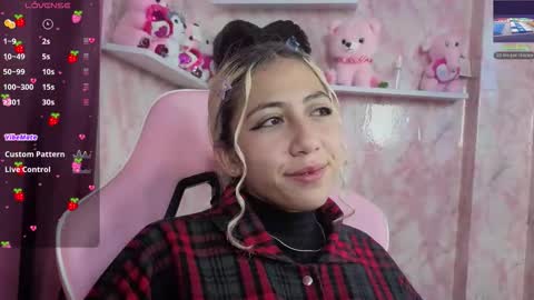 Ari Bunnie  online show from 11.18.25