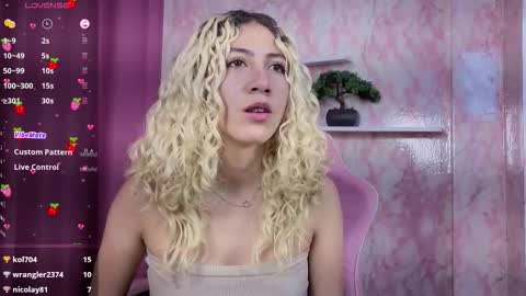 Ari Bunnie  online show from 12.14.25