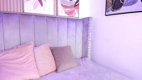 Snapshot of ariel_wattson chatting on 10.18.25 Ariel Wattson online show from 10.18.25