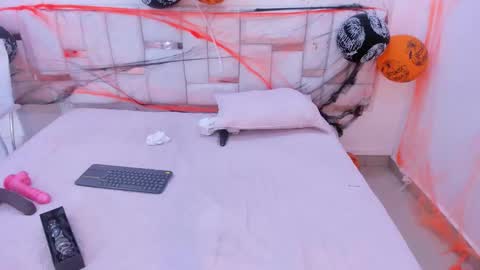 ariela__ online show from 10.20.25