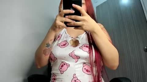 Snapshot of ariell_rose1 chatting on 06.17.26 Stephany online show from 06.17.26