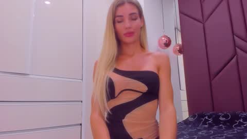 Snapshot of ariellablonde chatting on 09.12.25 AriellaBlonde online show from 09.12.25