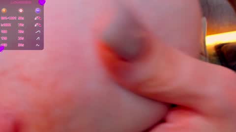 Snapshot of ariellateska chatting on 12.18.24 Ariella online show from 12.18.24