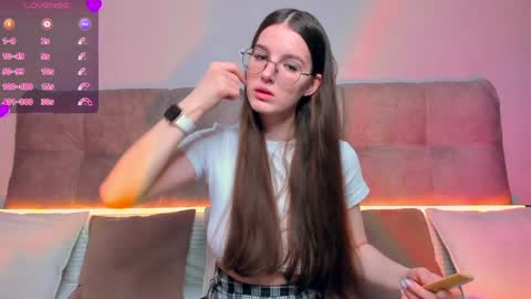 Snapshot of ariellateska chatting on 12.20.24 Ariella online show from 12.20.24