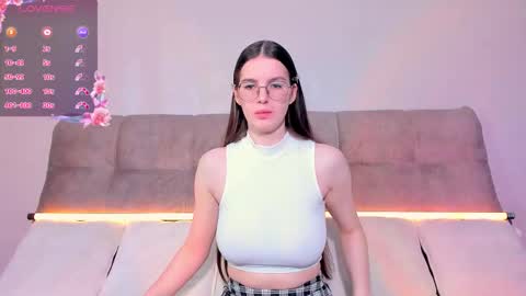 Snapshot of ariellateska chatting on 09.15.25 Ariella online show from 09.15.25