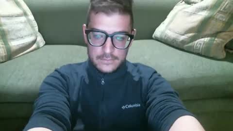 Snapshot of arielsinho chatting on 10.17.25 Anon online show from 10.17.25