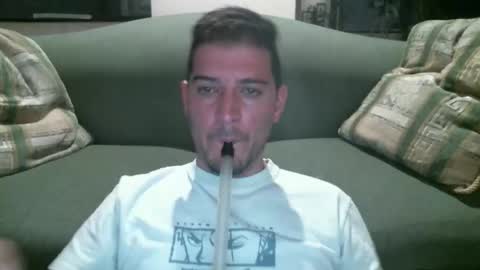 Snapshot of arielsinho chatting on 10.27.25 Anon online show from 10.27.25