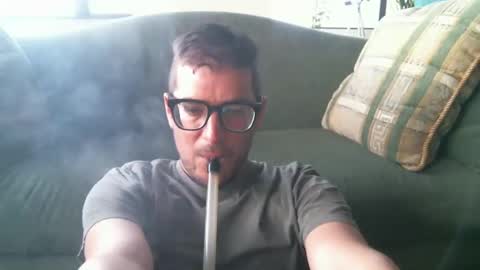 Snapshot of arielsinho chatting on 10.28.25 Anon online show from 10.28.25