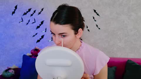 Snapshot of arielstonks_lovee chatting on 10.14.25 arielstonks_lovee online show from 10.14.25