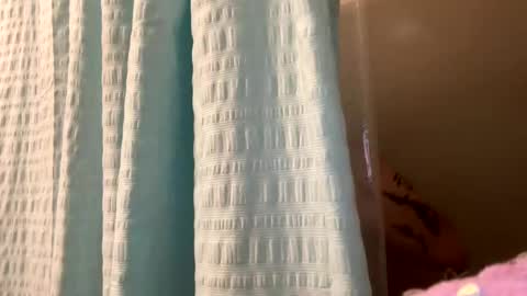 ariel  colin when hes here online show from 01.27.25