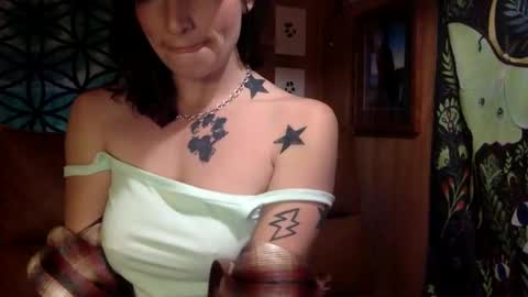 ariel  colin when hes here online show from 02.21.25