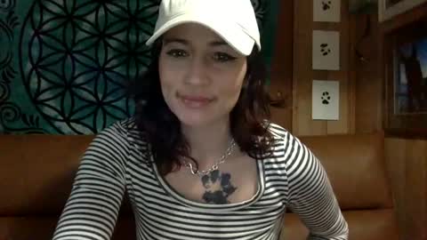 ariel  colin when hes here online show from 02.25.25