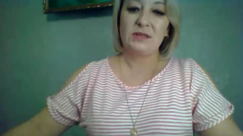 ArielXLoveresss online show from 11.18.25