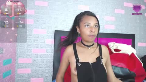 Snapshot of arietta_ chatting on 12.17.24 ARIETTA online show from 12.17.24