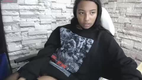 Snapshot of arietta_ chatting on 02.18.25 ARIETTA online show from 02.18.25