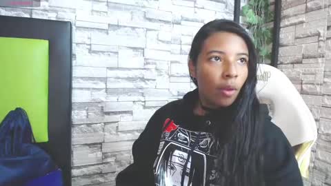 Snapshot of arietta_ chatting on 02.25.25 ARIETTA online show from 02.25.25