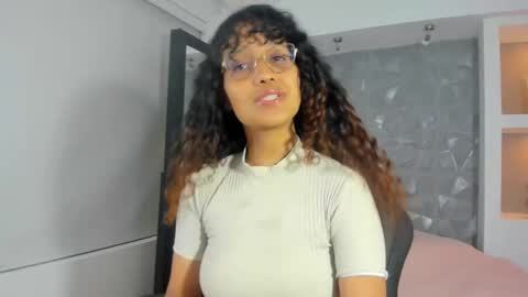 Snapshot of arihsay_evans chatting on 09.16.25 Arihsay Evans online show from 09.16.25
