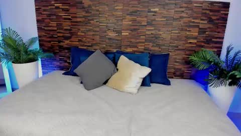 ARIANNA online show from 12.23.25