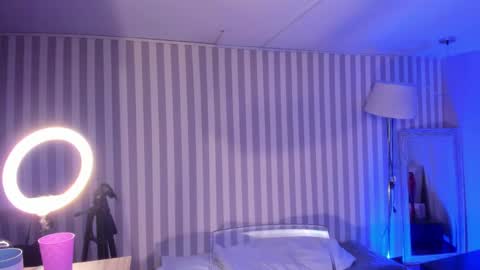  Arianna  online show from 01.16.25