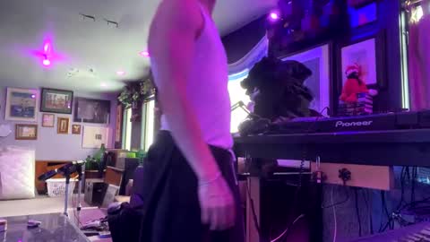 Snapshot of arimeyer chatting on 12.05.24 arimeyer online show from 12.05.24