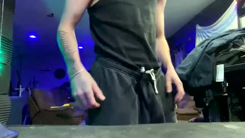 Snapshot of arimeyer chatting on 02.18.25 arimeyer online show from 02.18.25