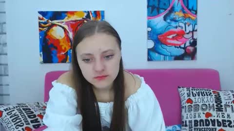 Snapshot of arinabelle chatting on 10.13.25 arinabelle online show from 10.13.25