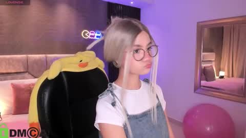 Ari  online show from 10.05.25