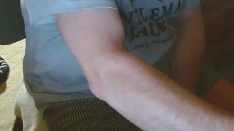 Snapshot of arnie12 chatting on 10.25.25 Arnie online show from 10.25.25