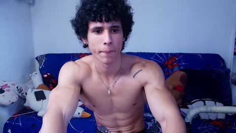 Snapshot of arnold_black69 chatting on 02.04.25 arnold black online show from 02.04.25