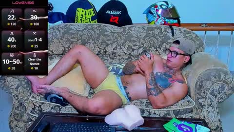 Snapshot of arnold_fit_hot98 chatting on 10.07.25 Arnold fit hot98 online show from 10.07.25