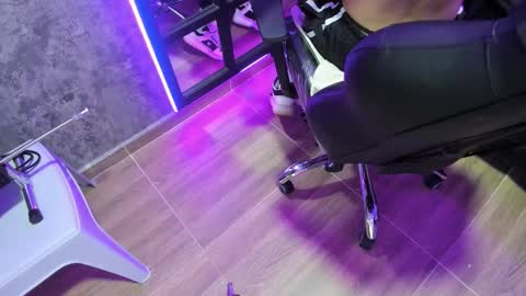 Arohom Lester online show from 01.18.26