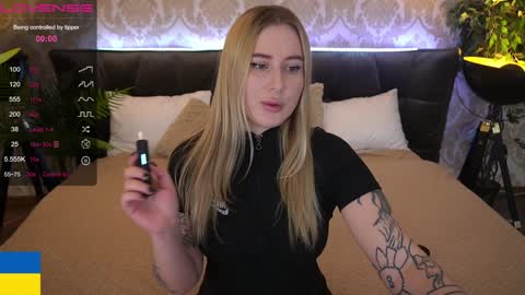AROLINA online show from 12.11.24