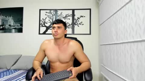 Aron-lake fit online show from 02.04.25