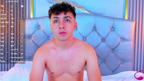Snapshot of aron__cooper chatting on 12.04.24 aron__cooper online show from 12.04.24