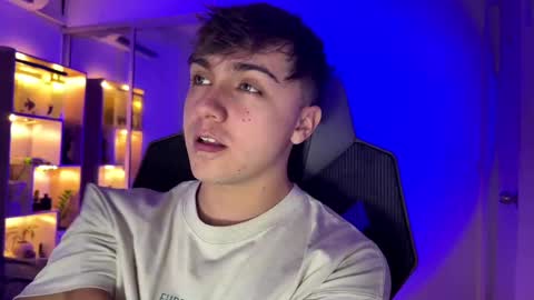 Snapshot of aron__cooper chatting on 09.12.25 aron__cooper online show from 09.12.25
