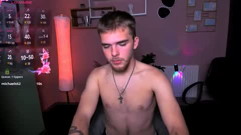 Snapshot of aron_black_ chatting on 10.29.25 aron online show from 10.29.25