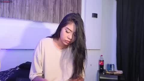 Snapshot of aron_gomez chatting on 09.21.25 aron online show from 09.21.25