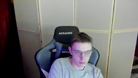 Snapshot of aron_neall chatting on 12.02.24 biggest penis  online show from 12.02.24