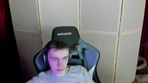 Snapshot of aron_neall chatting on 12.03.24 biggest penis  online show from 12.03.24