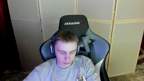 Snapshot of aron_neall chatting on 12.04.24 biggest penis  online show from 12.04.24