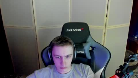 Snapshot of aron_neall chatting on 12.05.24 biggest penis  online show from 12.05.24