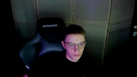 Snapshot of aron_neall chatting on 12.24.24 biggest penis  online show from 12.24.24