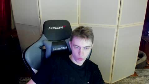 Snapshot of aron_neall chatting on 12.27.24 biggest penis  online show from 12.27.24