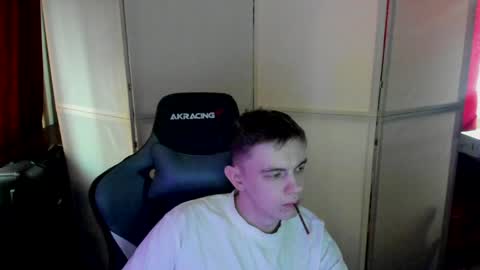 Snapshot of aron_neall chatting on 01.04.25 biggest penis  online show from 01.04.25