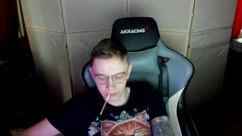 Snapshot of aron_neall chatting on 01.08.25 biggest penis  online show from 01.08.25