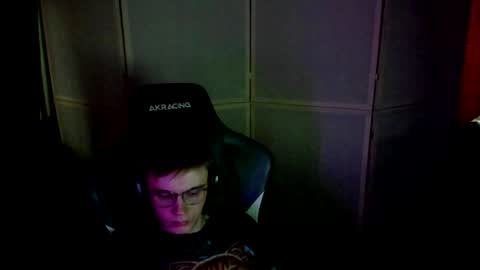 Snapshot of aron_neall chatting on 01.11.25 biggest penis  online show from 01.11.25