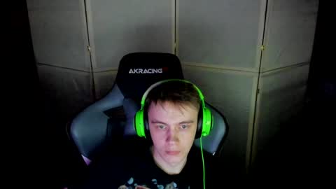 Snapshot of aron_neall chatting on 01.15.25 biggest penis  online show from 01.15.25