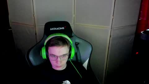 Snapshot of aron_neall chatting on 01.26.25 biggest penis  online show from 01.26.25